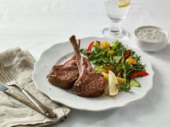 Grilled Lamb Chops with Yogurt Sauce